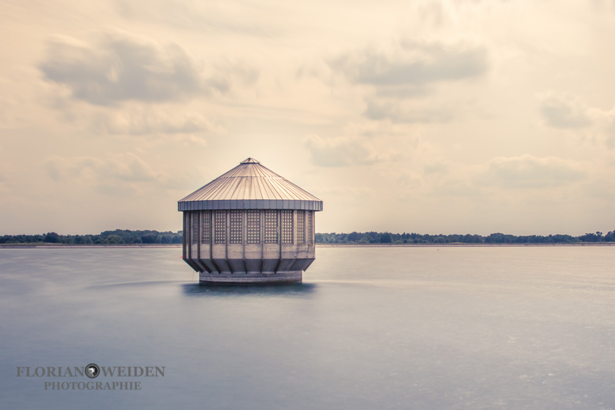 Turm im Wasser