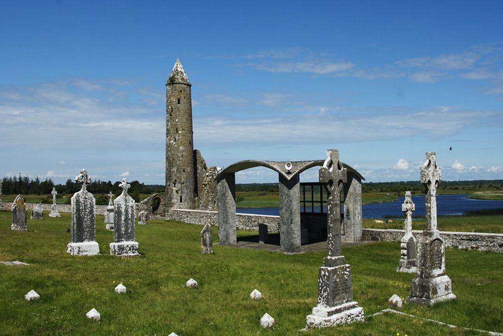 Turm mit Kapelle