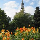 Turm und Blüte