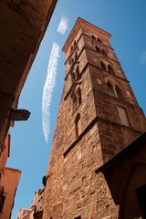 Turm und Wolke