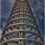 Turm  zu den Wolken HDR