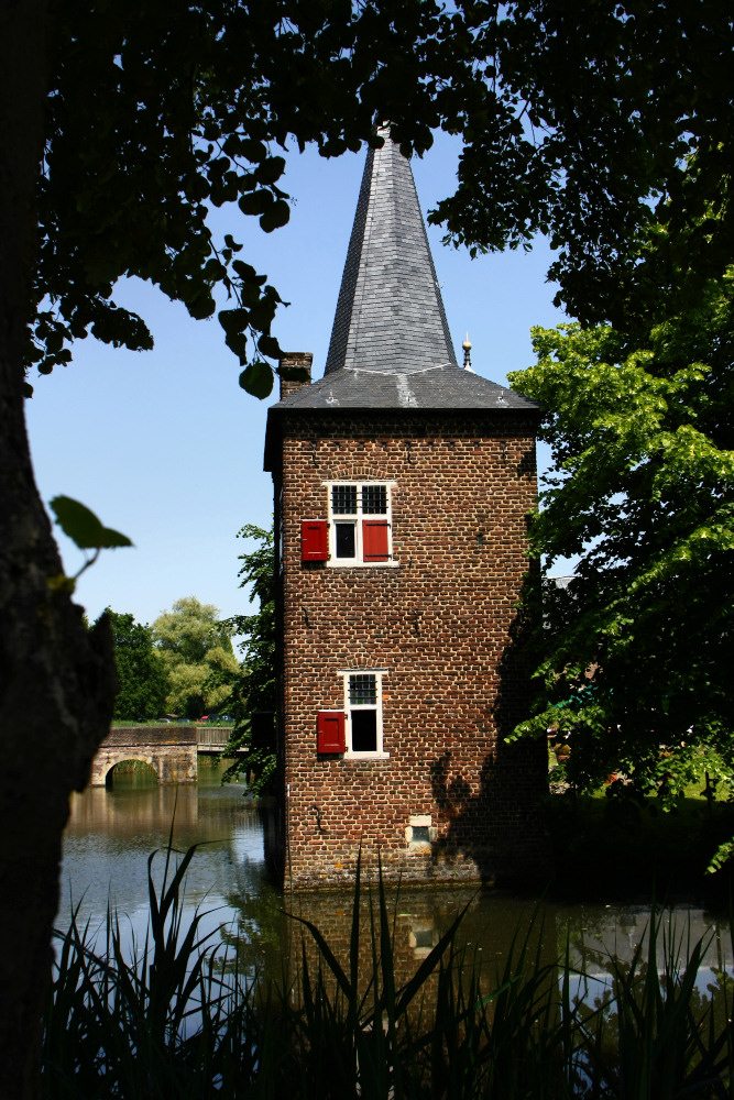 Turm zum Kasteel Honsbroeck