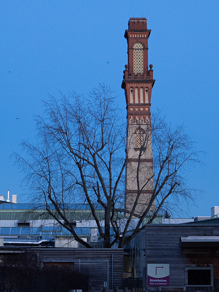 Turm, zur blauen Stunde...