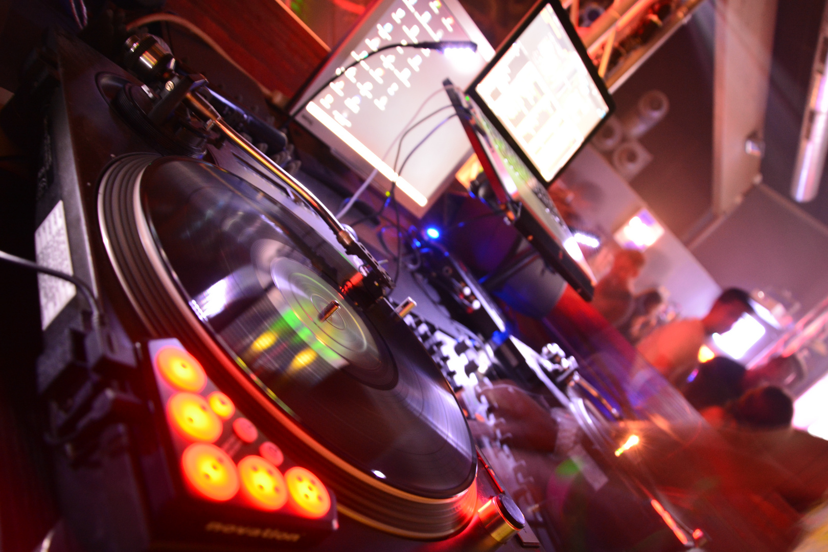 Turntables in der Disco