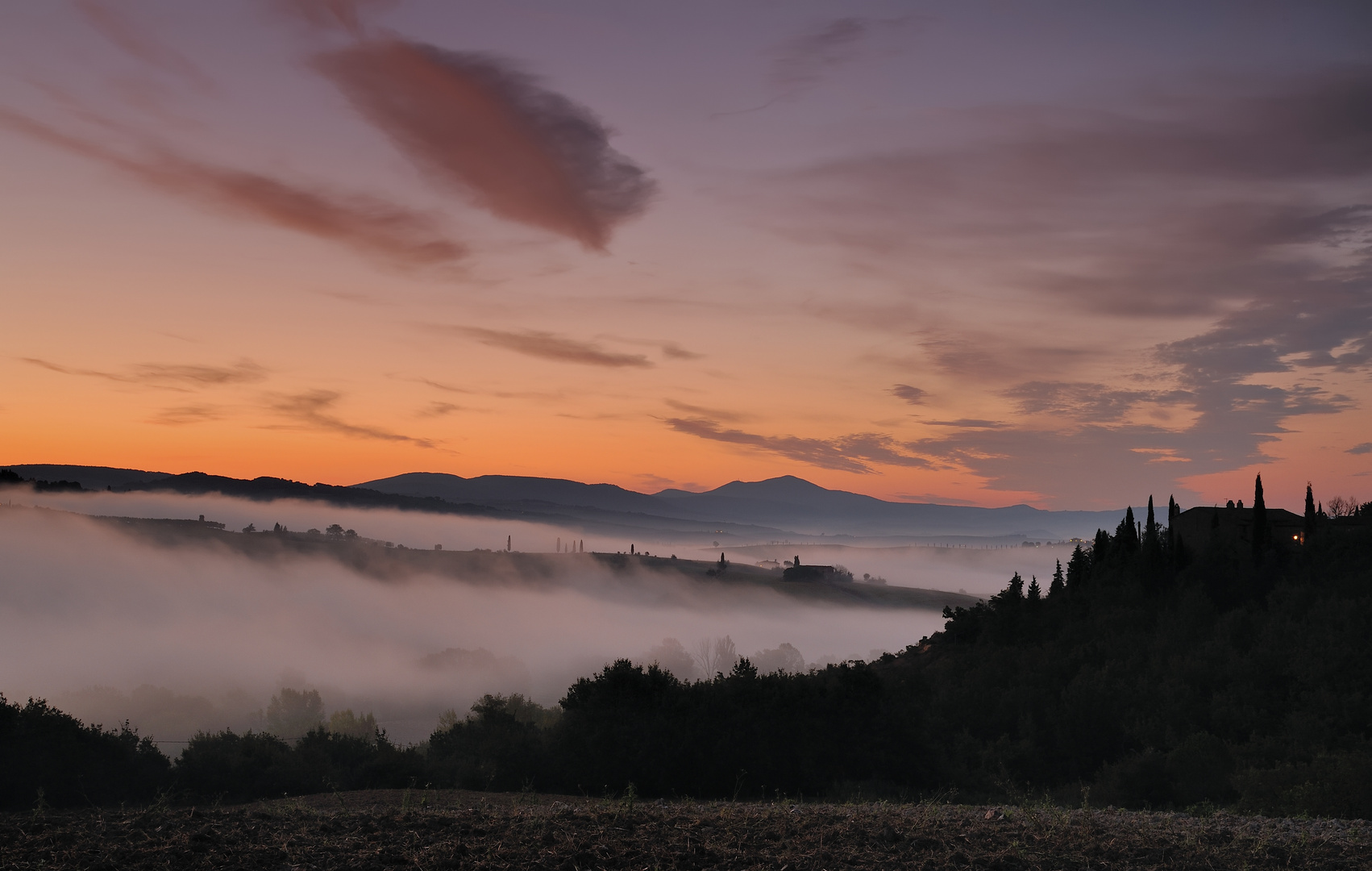 *tuscany dawn*