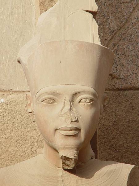 Tut-Anch-Amun im Tempel von Karnak