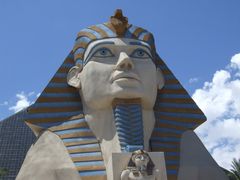 Tut-Ench-Sphinx