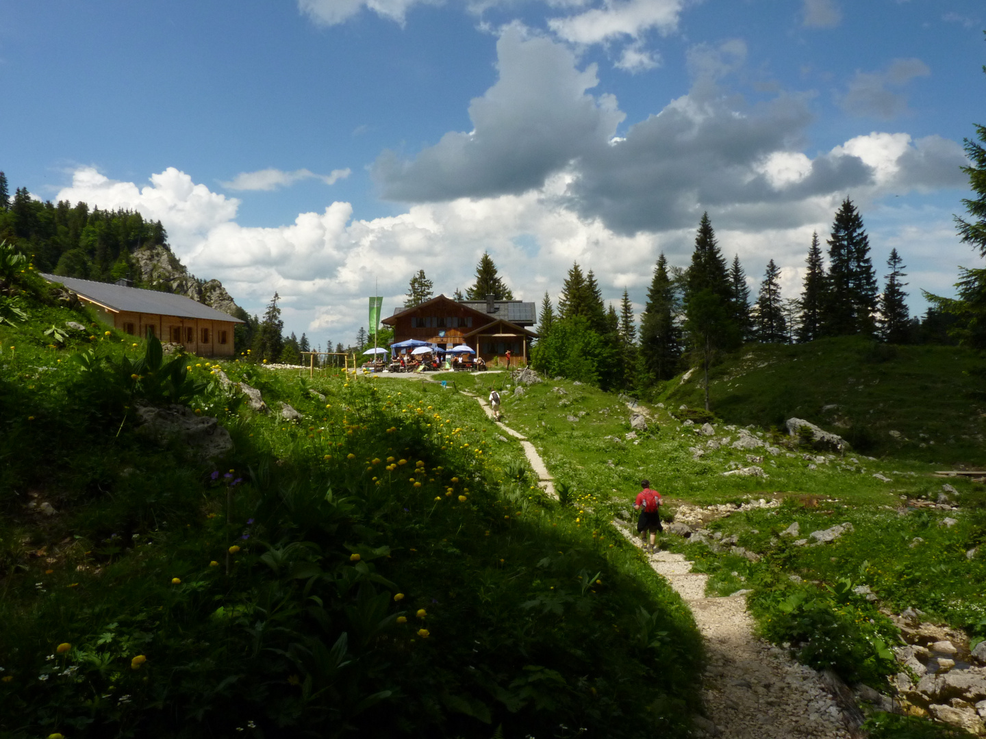 Tutzinger Hütte unterhalb der Benediktenwand