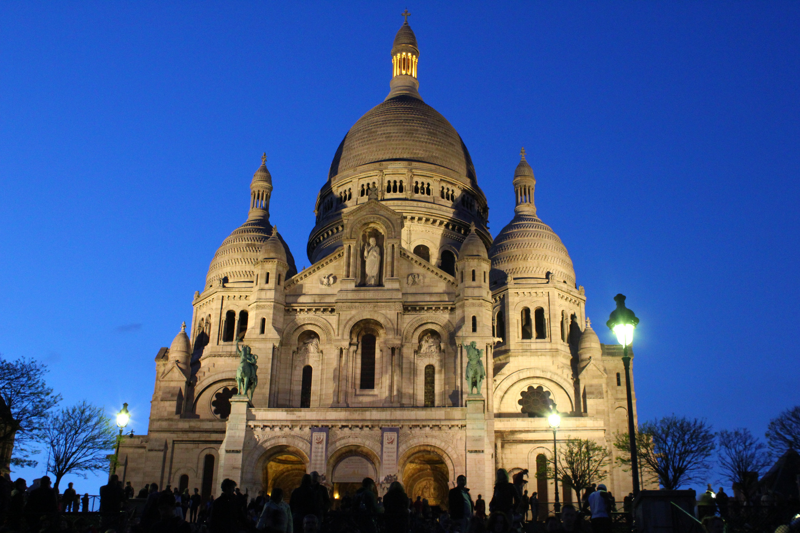 Twilight hour at Sacre Coeur, Paris