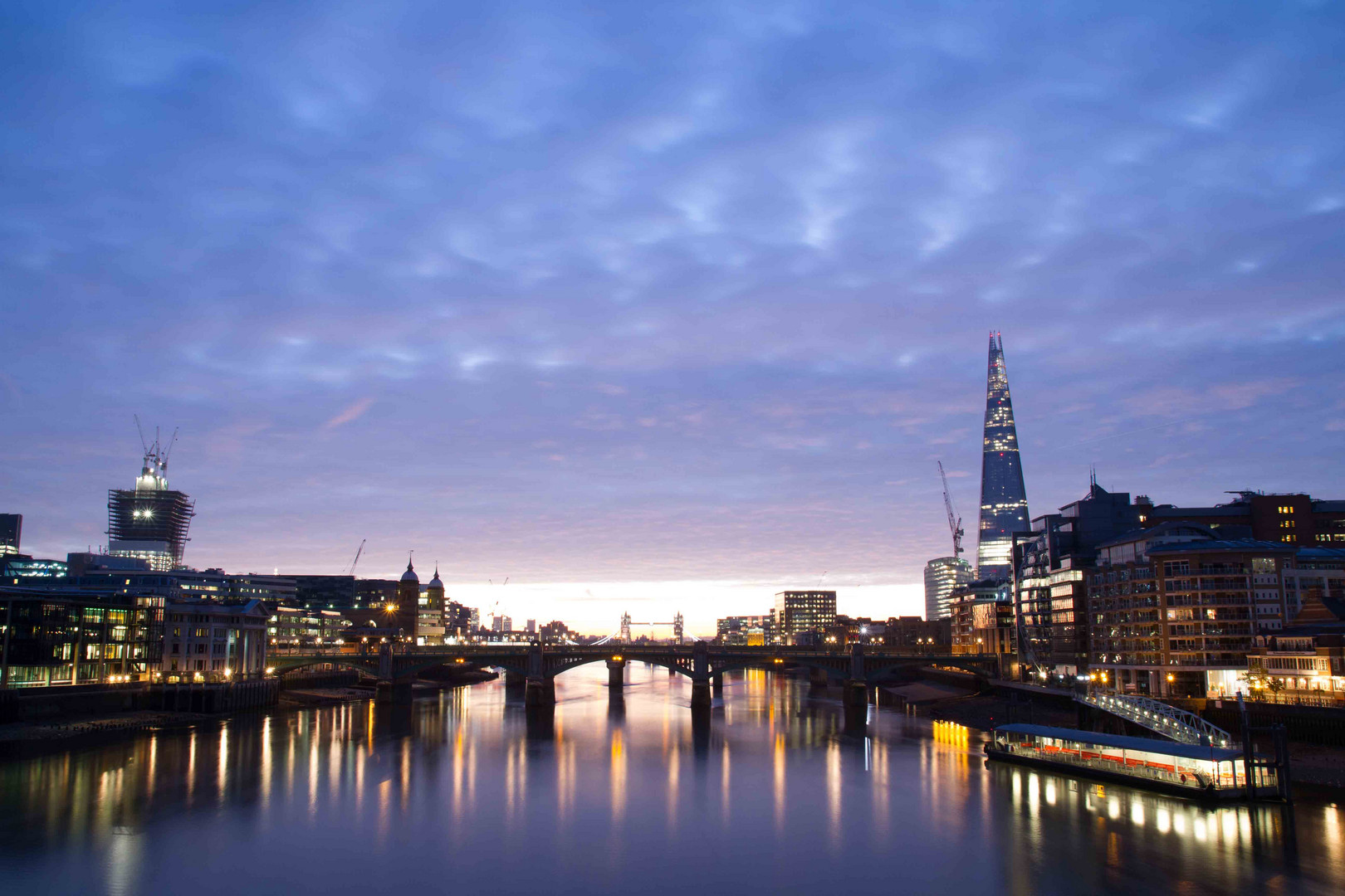 Twillight over Thames...