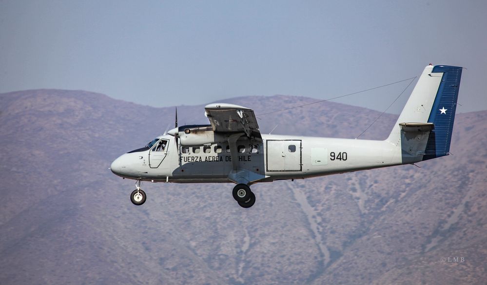 Twin Otter in Uniform