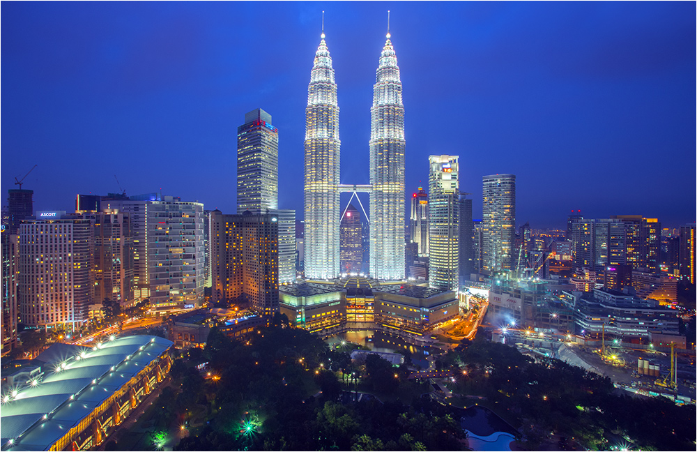 Twin Towers @ blue hour