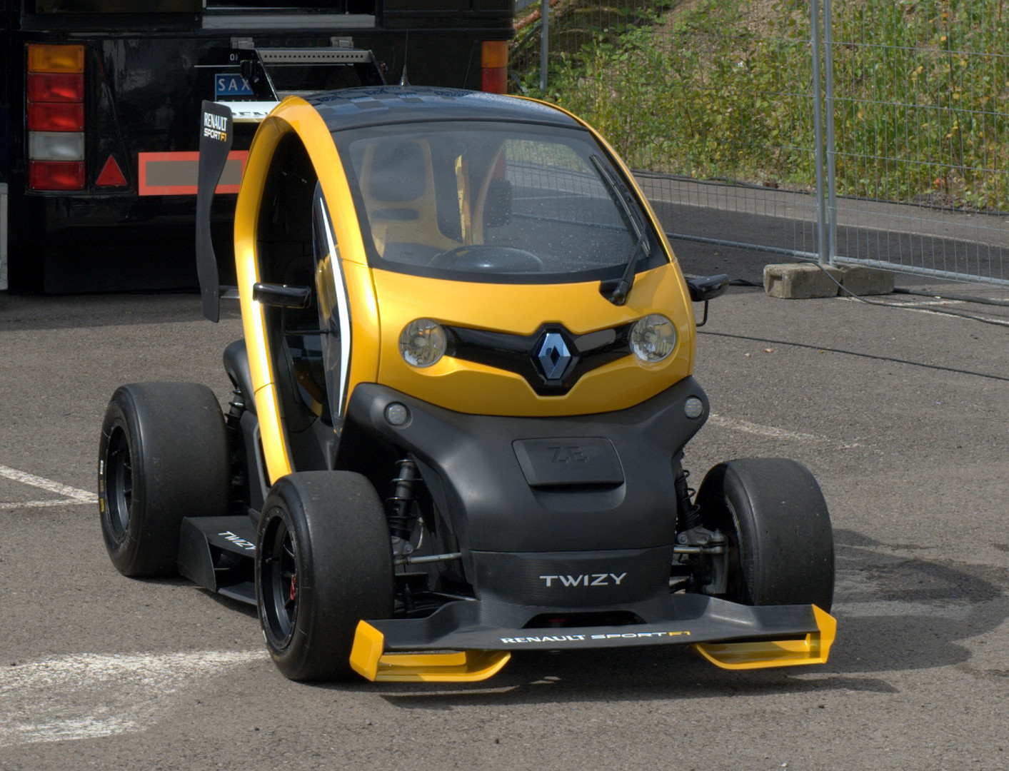 TWIZY RACER