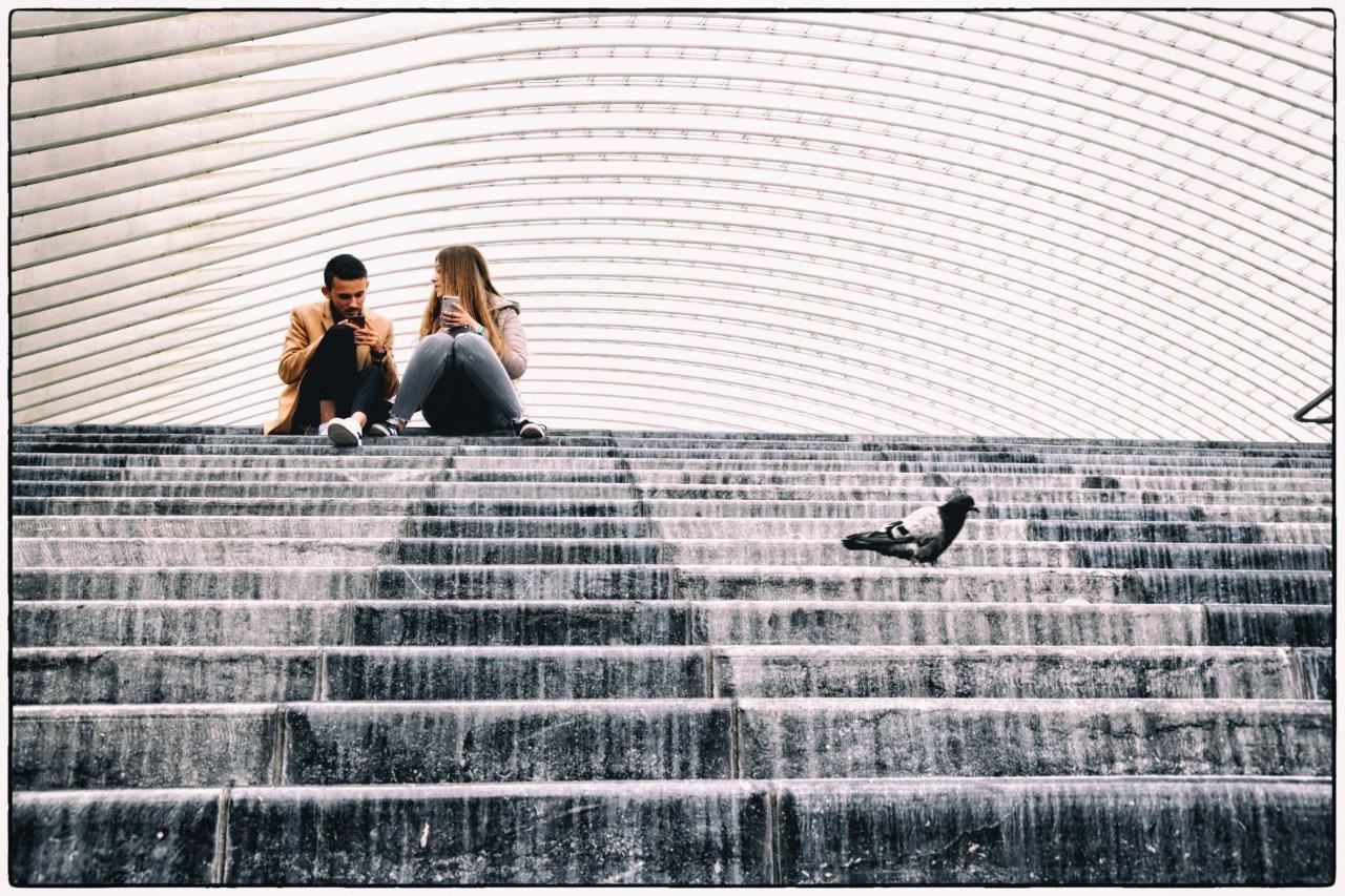 two and the lonely one Foto & Bild portrait, streetfotografie mit menschen, portrait frauen