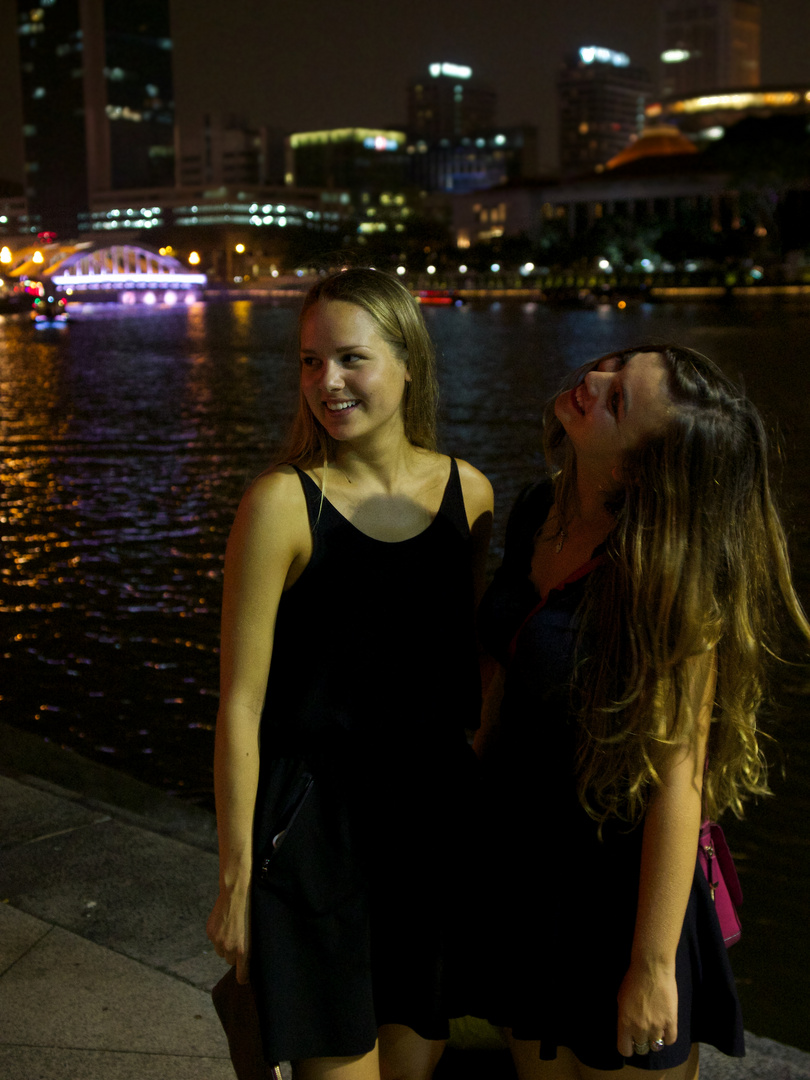 two Girls in Singapur (rework)