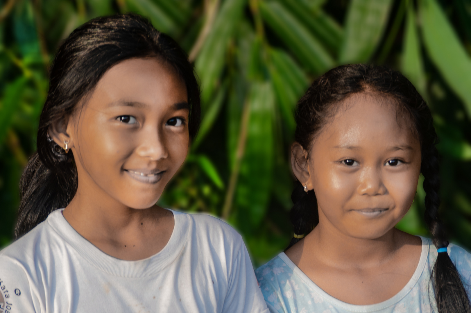 Two girls in Taman Beji Griya Sangeh