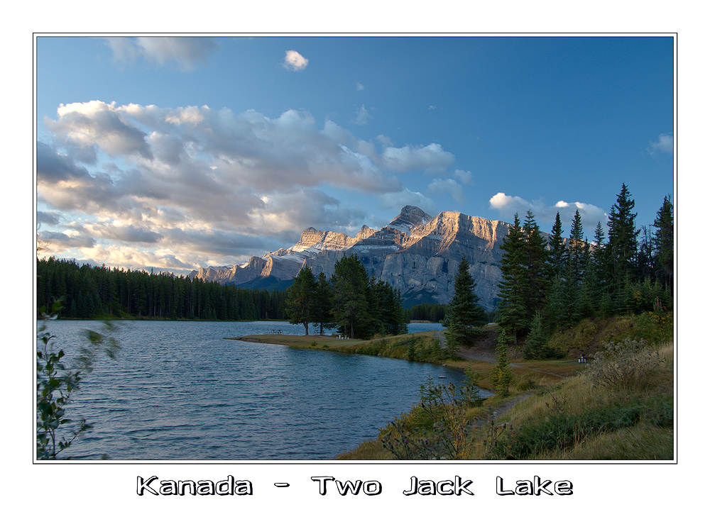 Two Jack Lake am Morgen