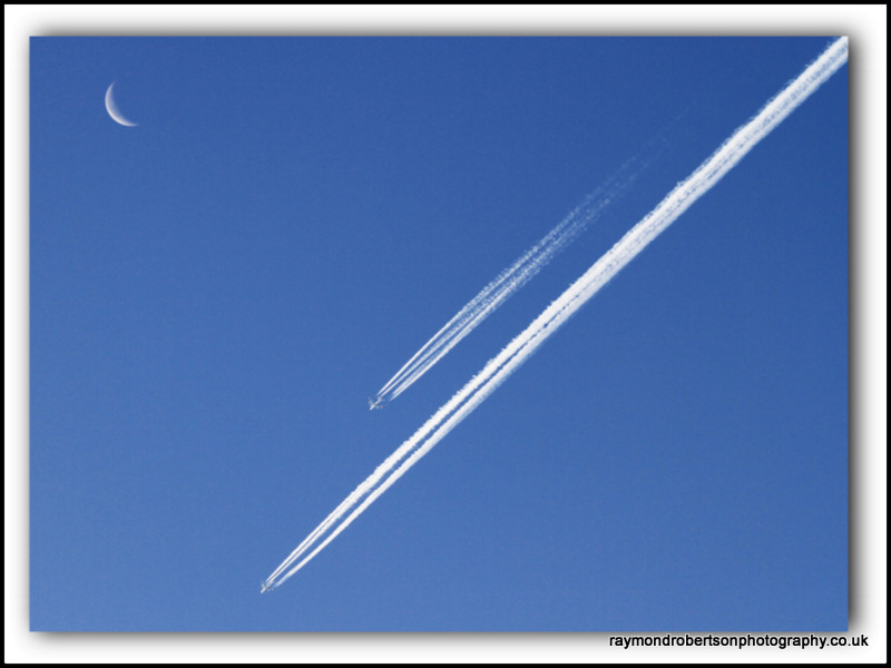 Two Lufthansas heading from America to Frankfurt.