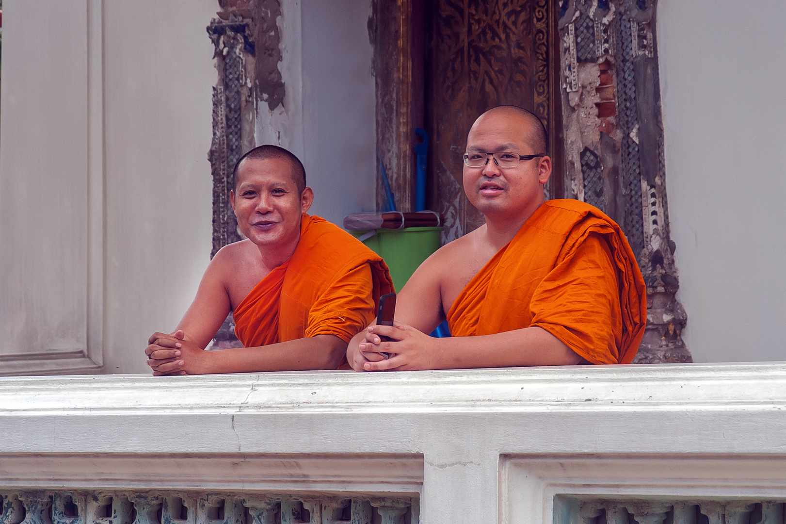 Two monks join the inauguration