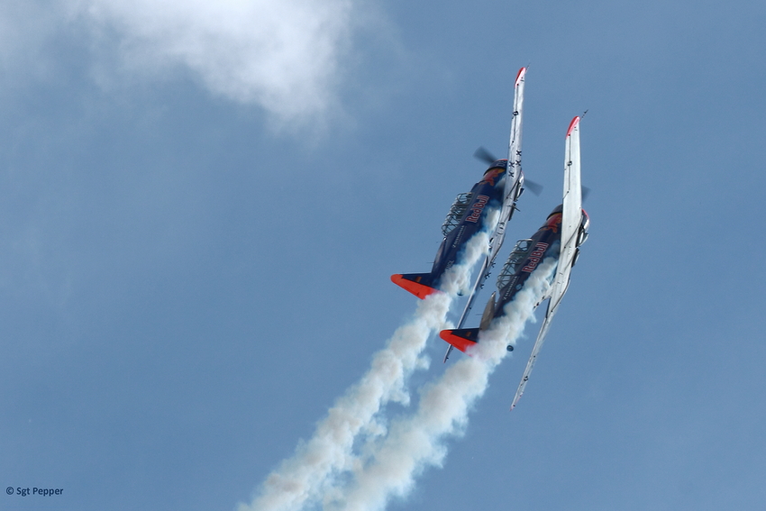 Two of a kind - North American T-6 in Breitscheid 2012