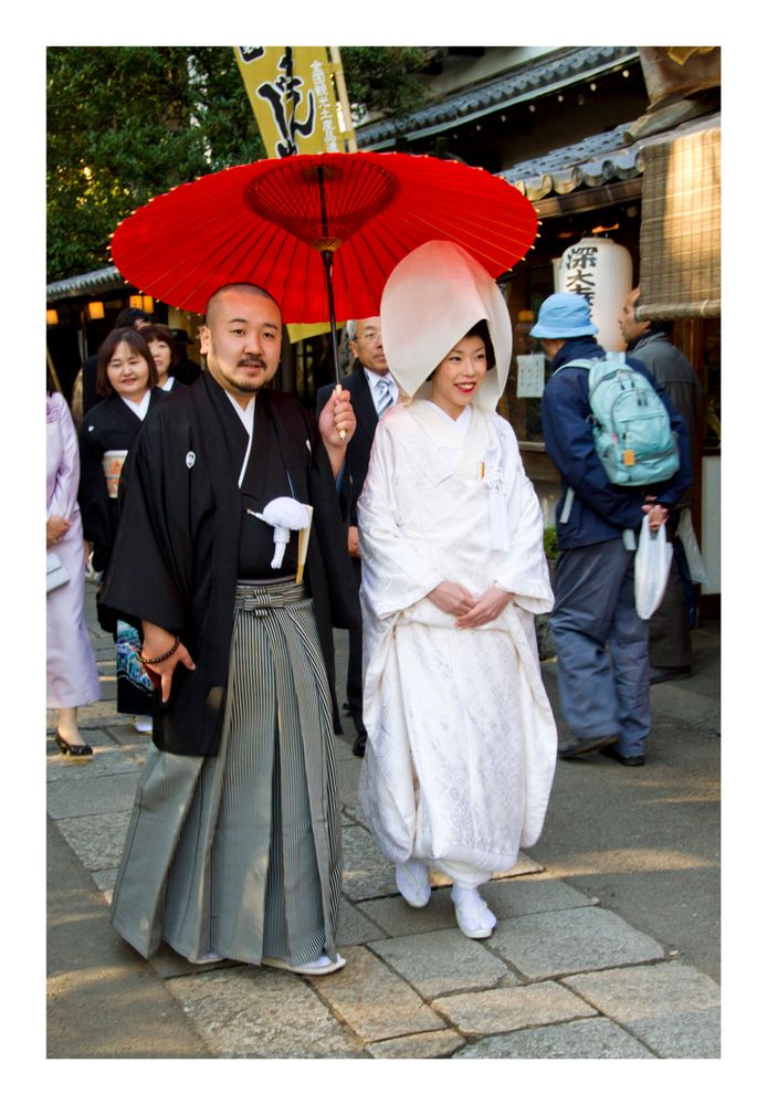 Two persons who go to a wedding hall-1