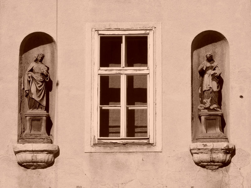 Two Stone Ladies