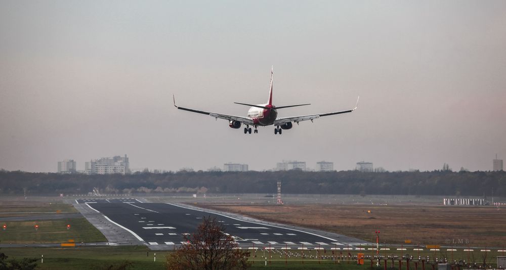 TXL up and down Runway 26R 