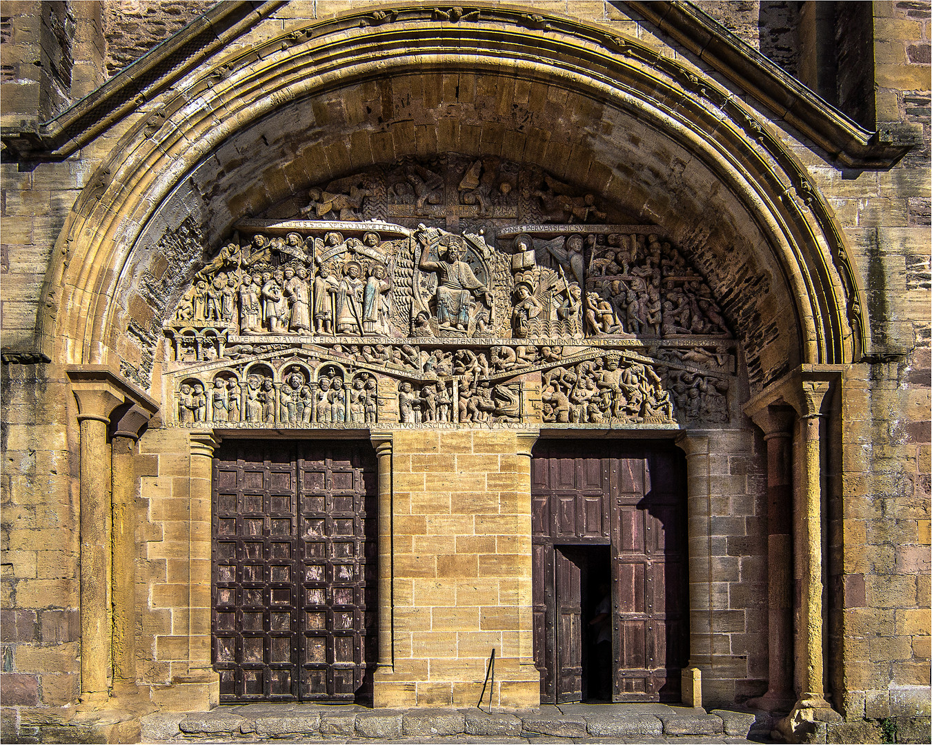 Tympan de CONQUES