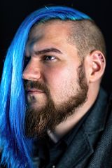 *** Typ mit blauem Haar ***