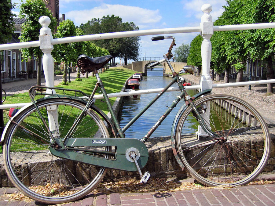 Typisch für Holland- Kanäle und Fahrräder