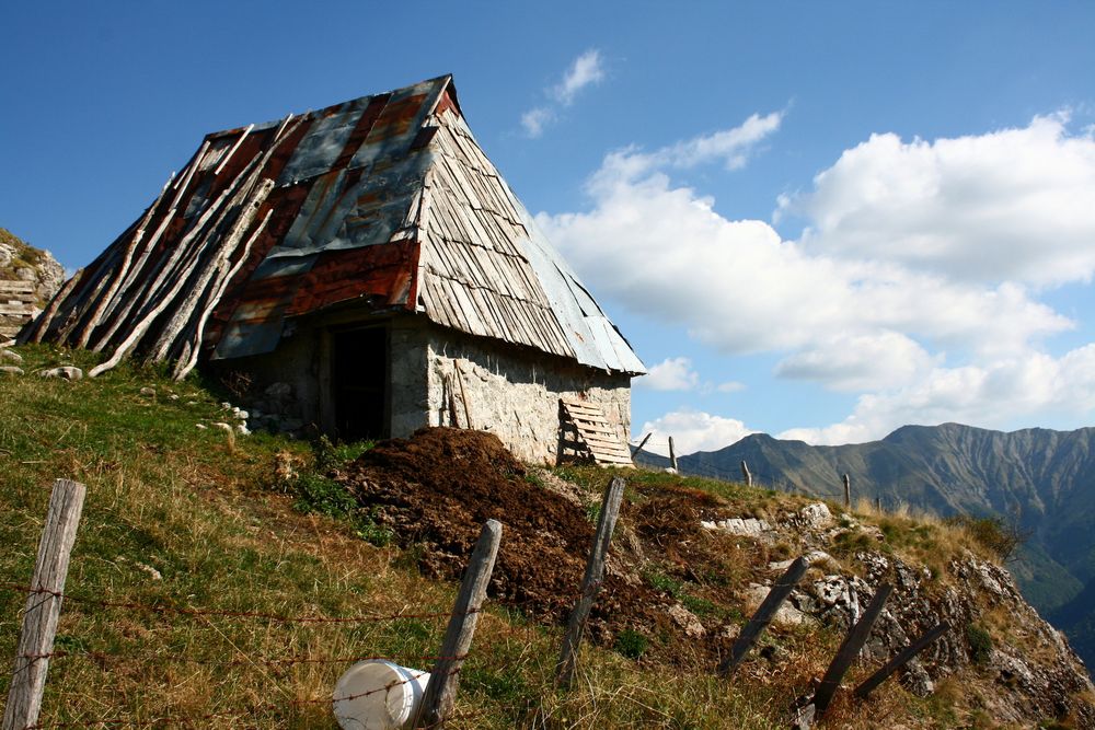 typische Bauerhof in Lukomir / típica residência campesina em Lukomir