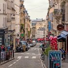 Typische Gasse im hügeligen Montmartre, Paris