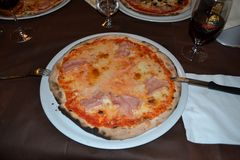 Typische Pizza in Italien