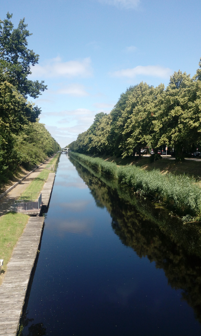 Typischer Kanal in Wiesmoor