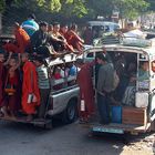 Typischer Nahverkehr in Mandalay
