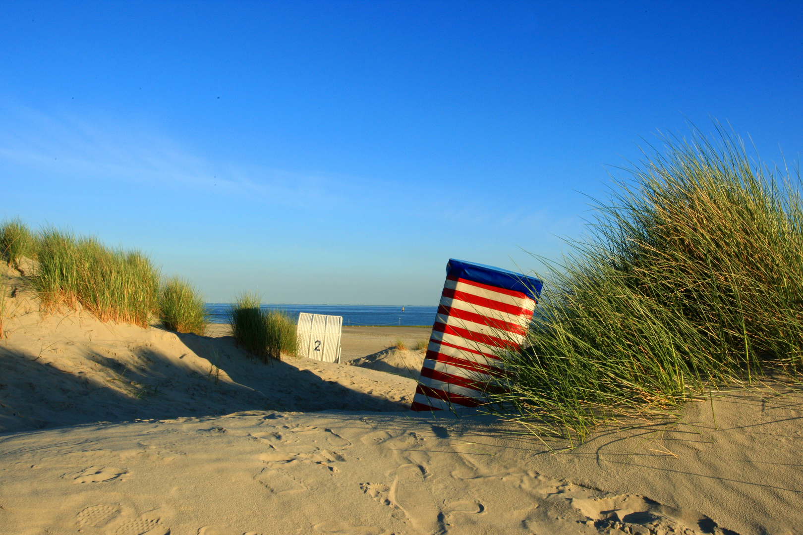 Typischer "Strandkorb" und ein "Normaler" auf Borkum