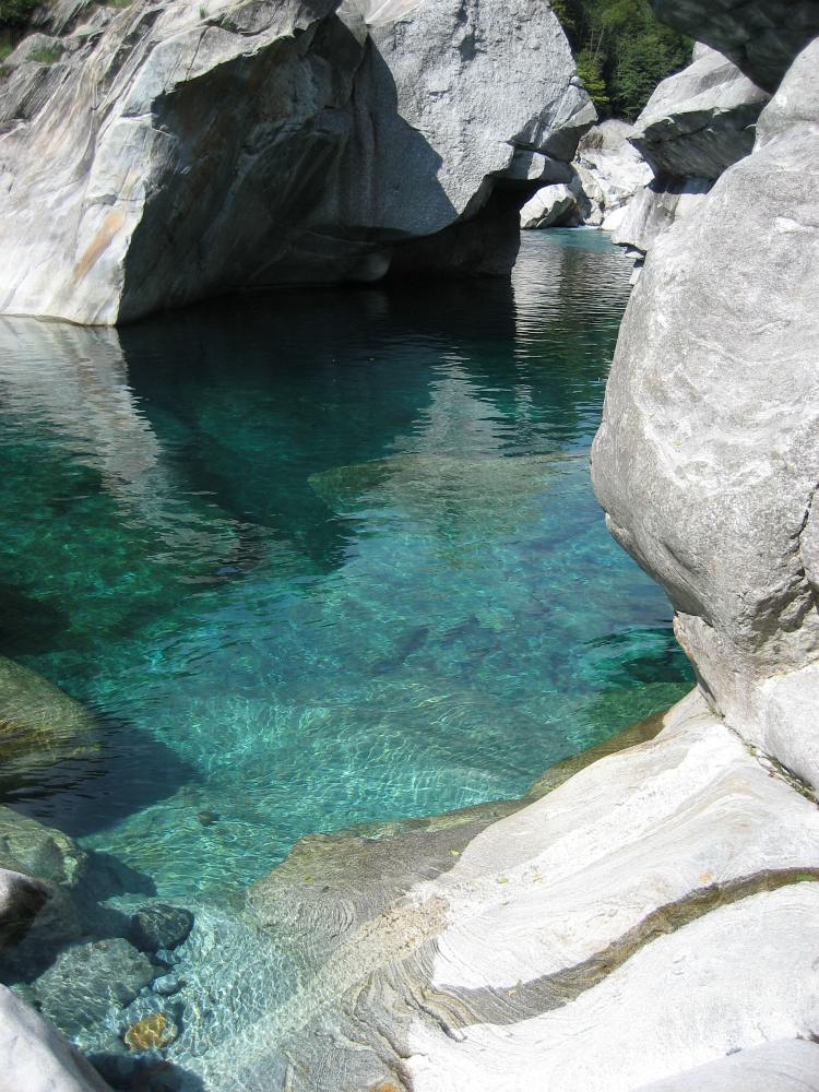 Typisches Steinhaus im Valle Verzzasca