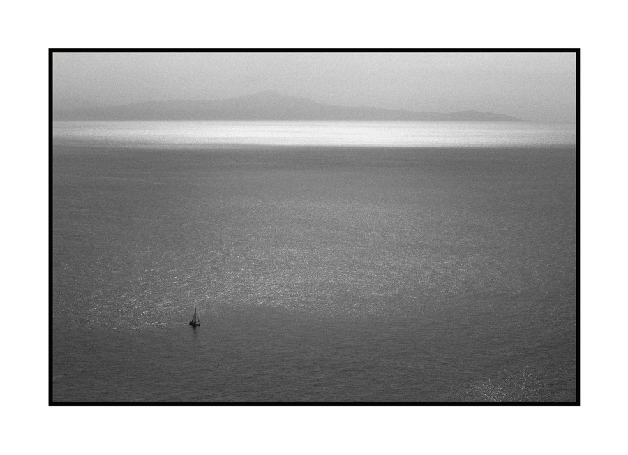 Tyrrhenian Sea in B+W