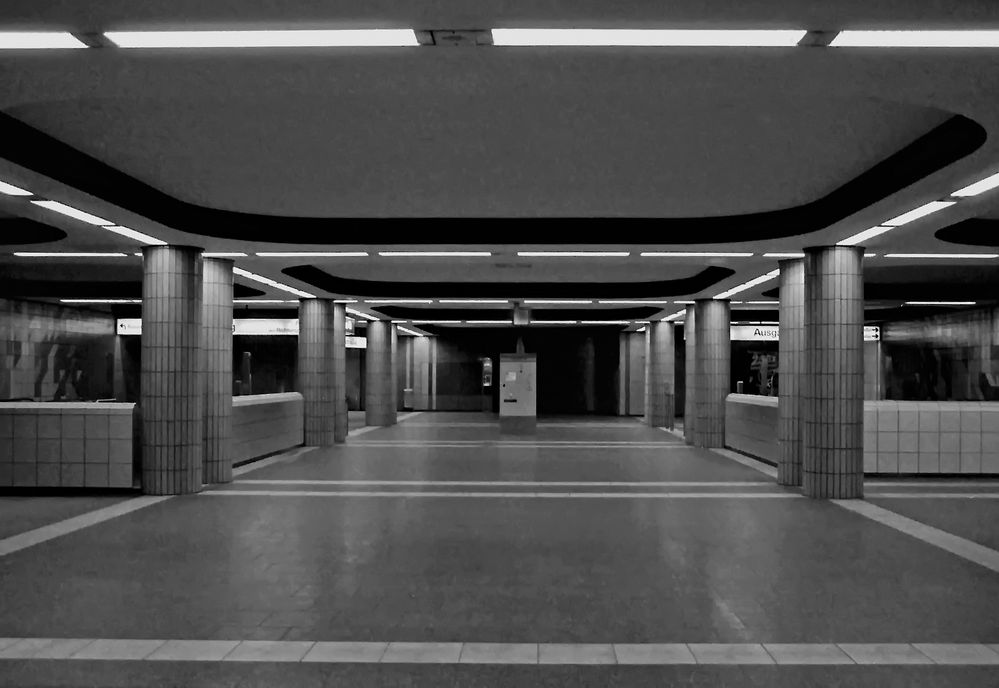 U -Bahn Eingang ( Analog )