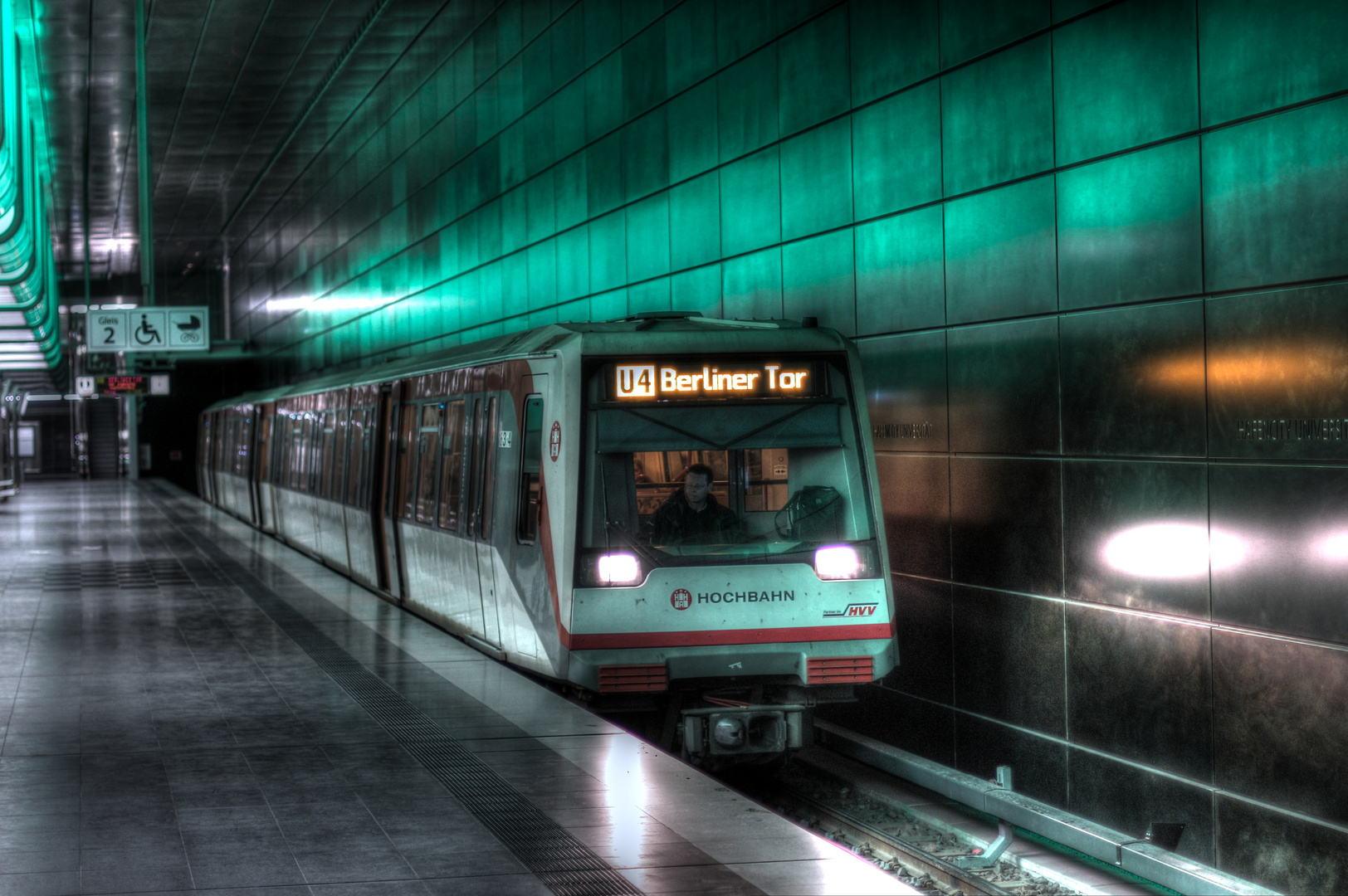 U-Bahn Hamburg HafenCity Universität