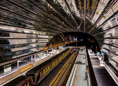 U-Bahn Hamburg im Elbbrückenzentrum