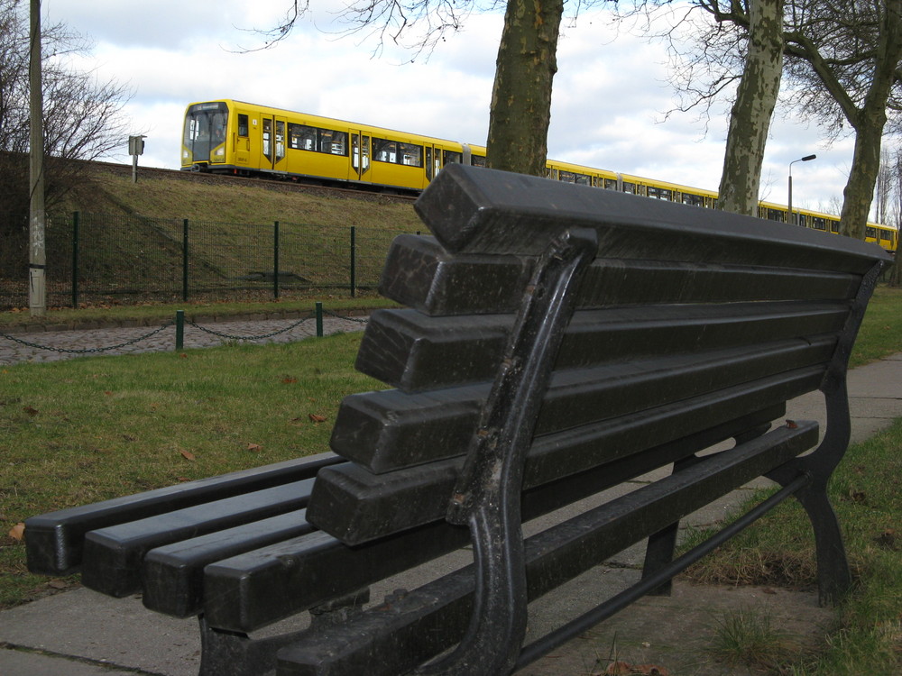 U-Bahn im Park