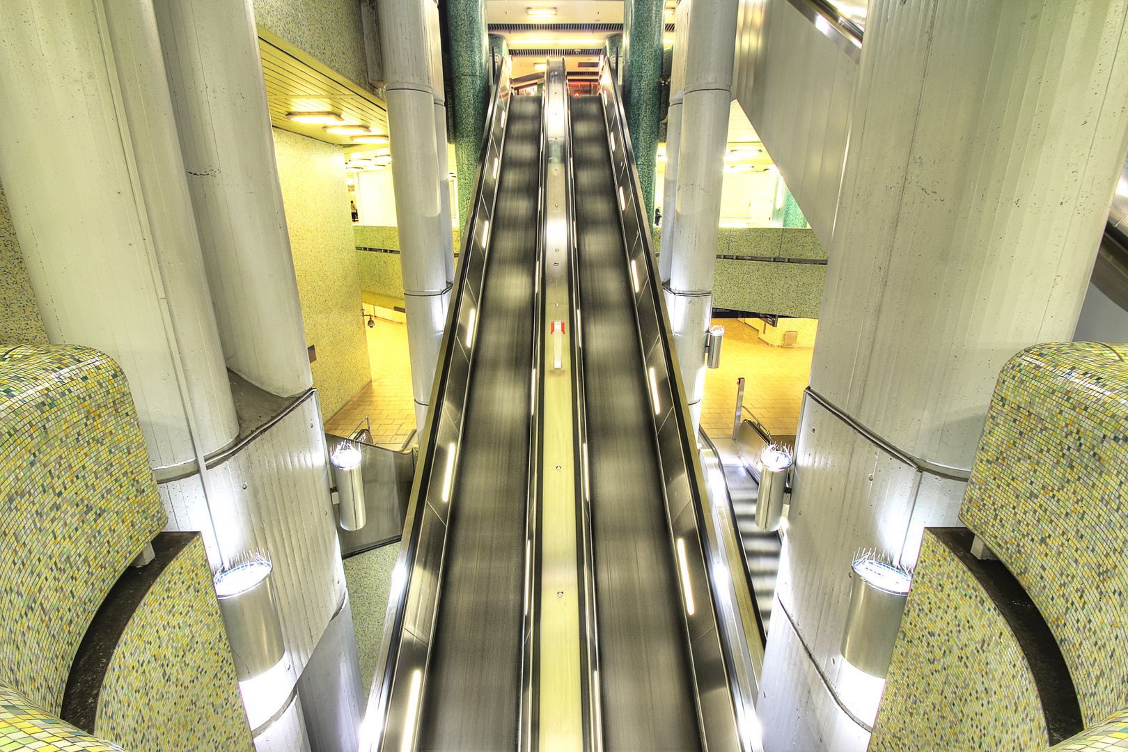 UBahn Kröpcke Foto & Bild deutschland, europe, niedersachsen Bilder auf