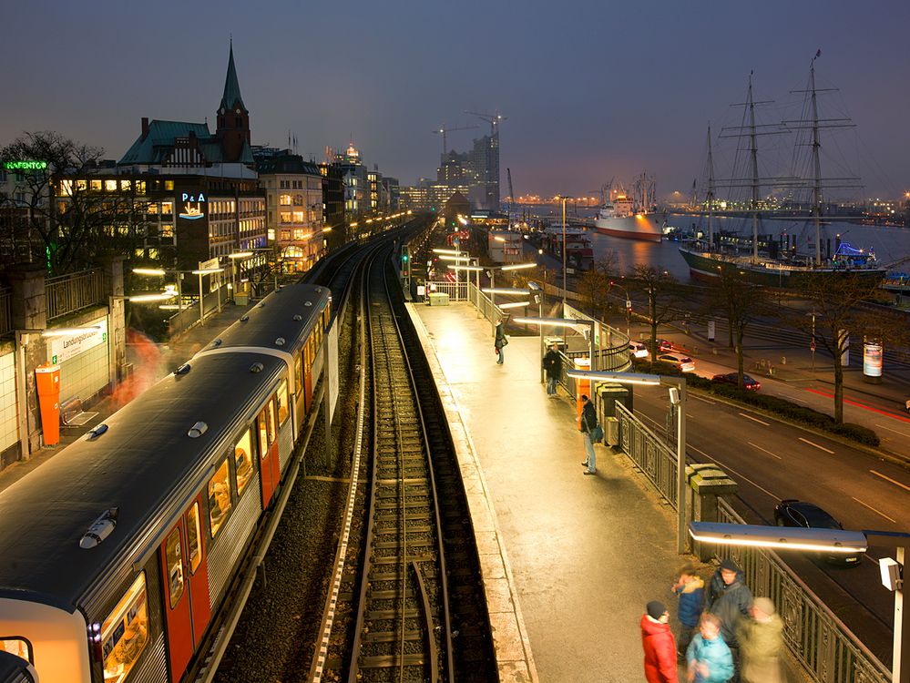 U-Bahn Landungsbrücken