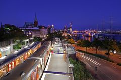 U-Bahn Landungsbrücken