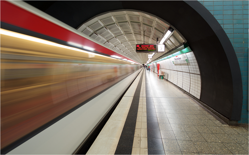 U-Bahn Messehallen 1