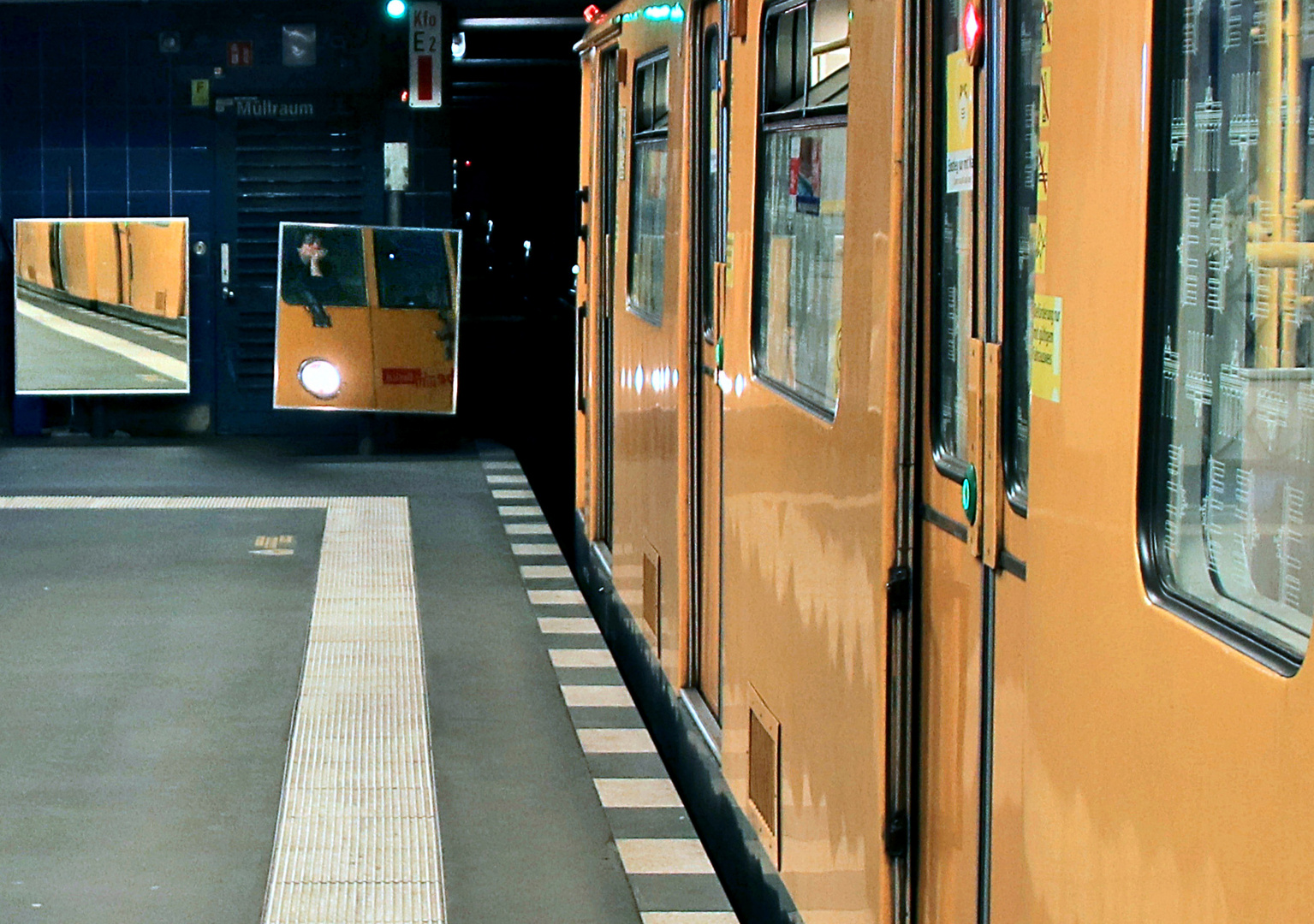 U -bahn mit Fahrer verspiegelt.....