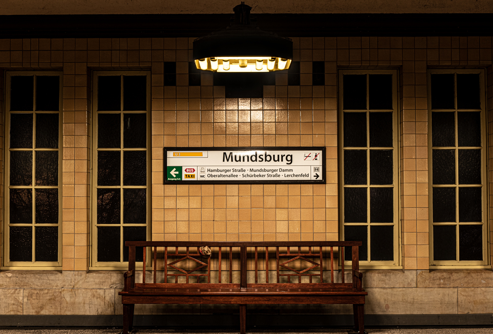 U-Bahn Mundsburg 1