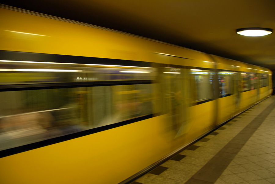 U-Bahn ohne Frau