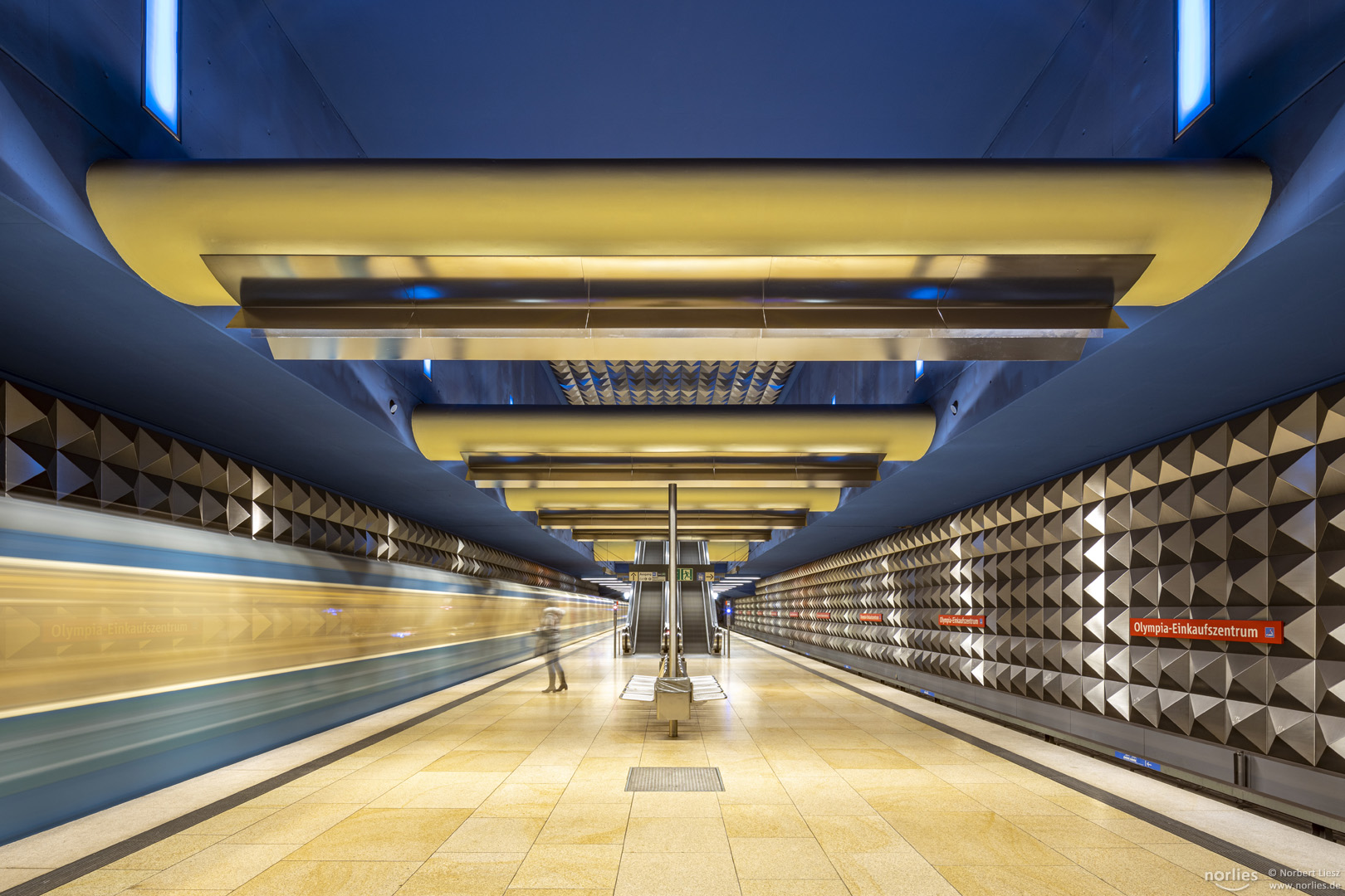 U-Bahn Olympia-Einkaufszentrum